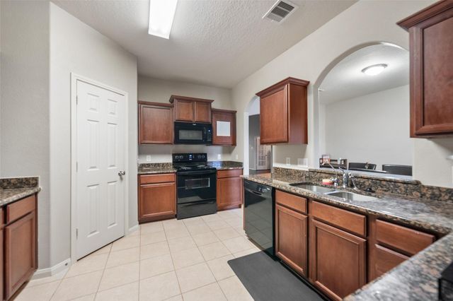 38219 N Lost Creek Boulevard, Magnolia, TX 77355