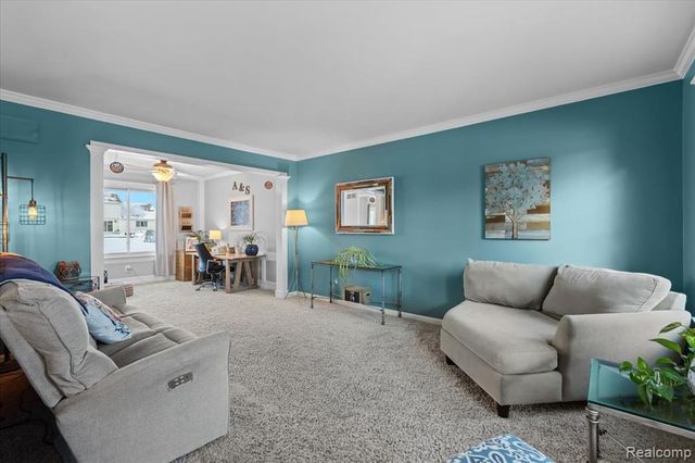 17193 Louise Street, Livonia, MI 48152