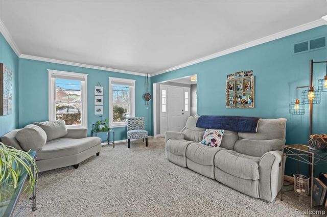 17193 Louise Street, Livonia, MI 48152