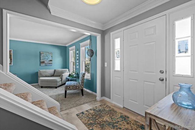 17193 Louise Street, Livonia, MI 48152