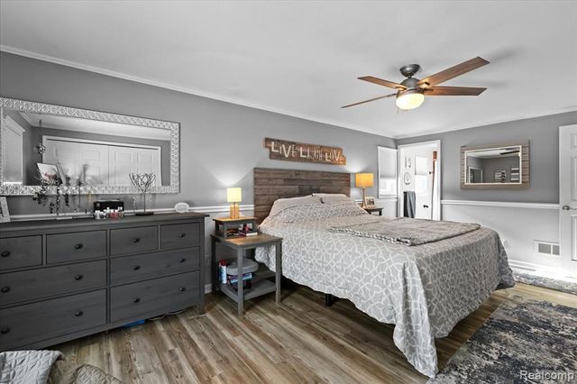 17193 Louise Street, Livonia, MI 48152