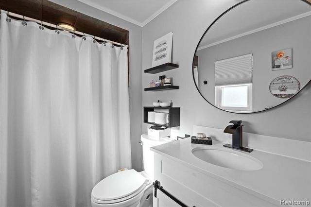 17193 Louise Street, Livonia, MI 48152