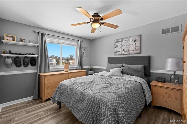 17193 Louise Street, Livonia, MI 48152