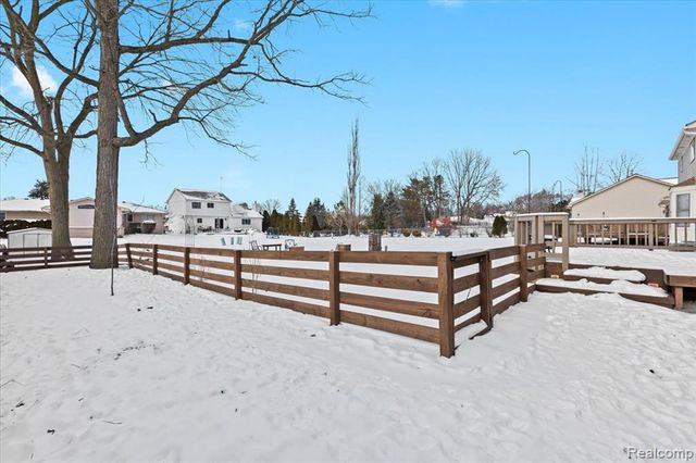 17193 Louise Street, Livonia, MI 48152