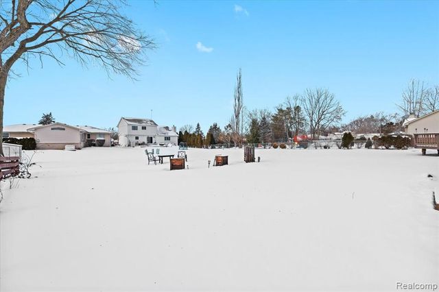 17193 Louise Street, Livonia, MI 48152