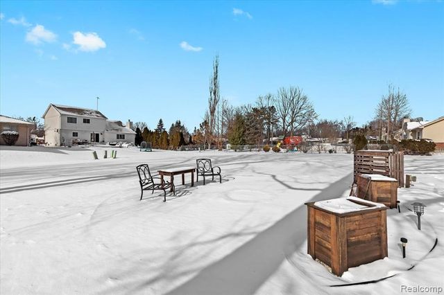 17193 Louise Street, Livonia, MI 48152