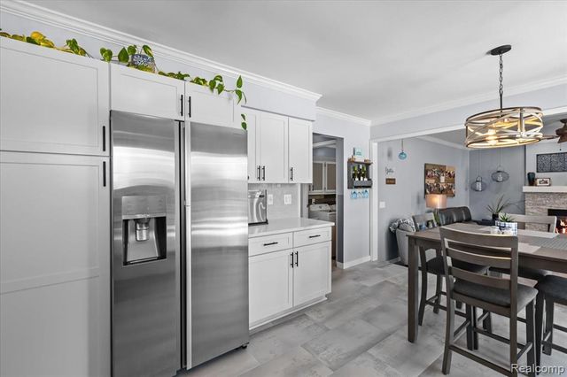 17193 Louise Street, Livonia, MI 48152