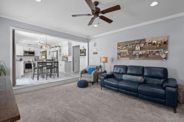 17193 Louise Street, Livonia, MI 48152