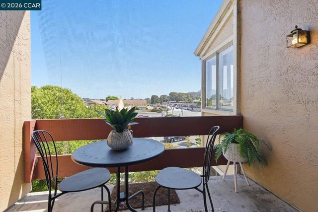 2121 Vale Rd 318, San Pablo, CA 94806