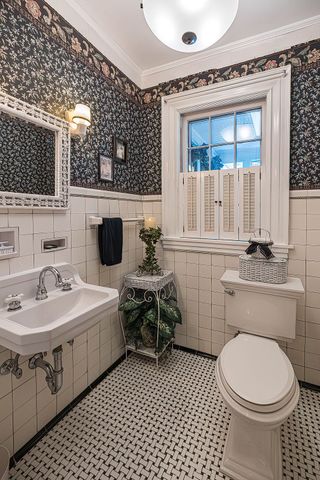 51 FREEPORT Road, North East, PA 16428