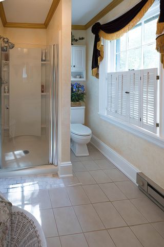 51 FREEPORT Road, North East, PA 16428