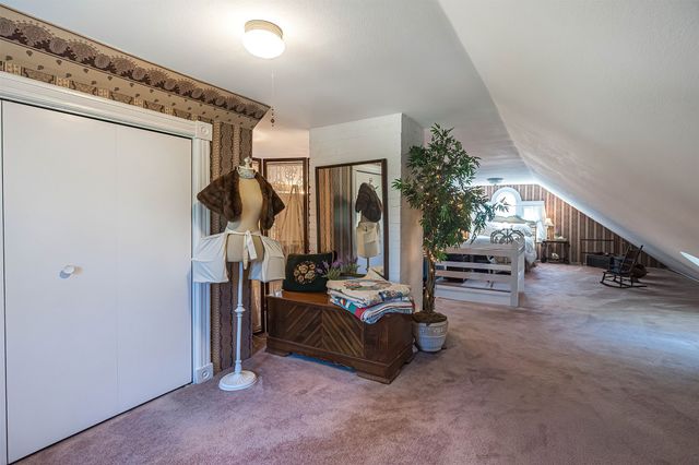 51 FREEPORT Road, North East, PA 16428