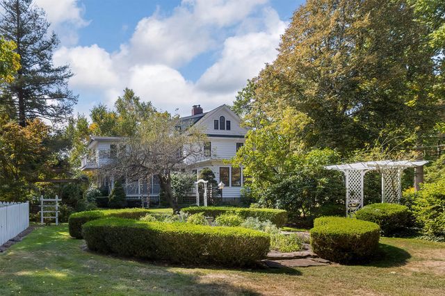 51 FREEPORT Road, North East, PA 16428