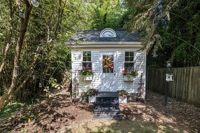 51 FREEPORT Road, North East, PA 16428