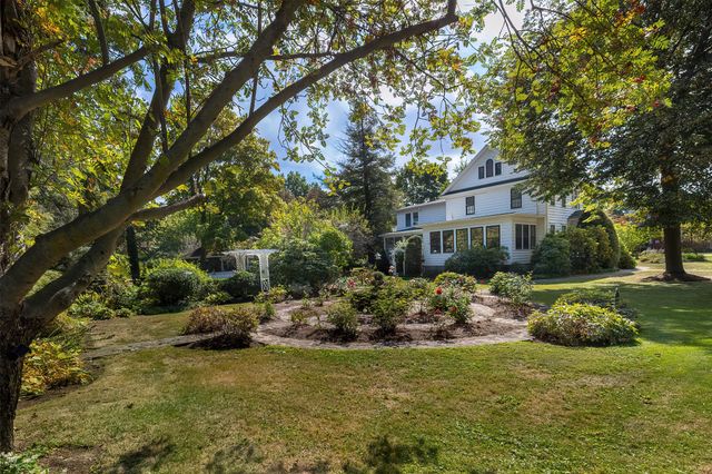 51 FREEPORT Road, North East, PA 16428