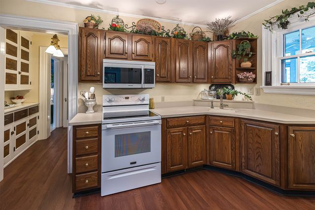 51 FREEPORT Road, North East, PA 16428