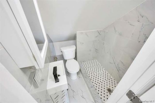 100-35 204th Street, Hollis, NY 11423