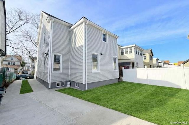 100-35 204th Street, Hollis, NY 11423