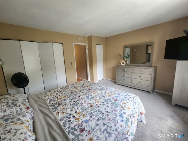 256 Sterling Village 256, Meriden, CT 06450