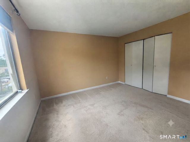 256 Sterling Village 256, Meriden, CT 06450