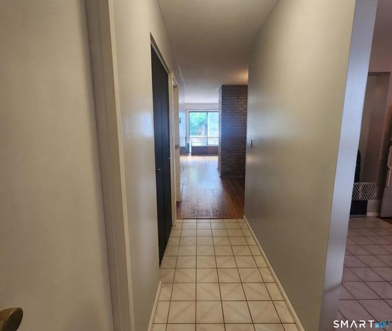 256 Sterling Village 256, Meriden, CT 06450