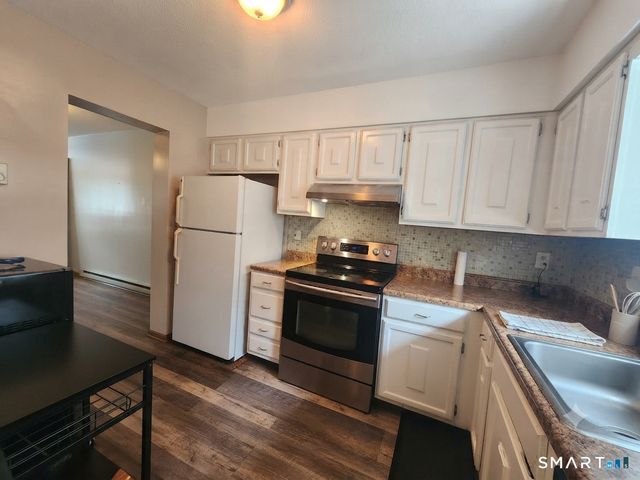 256 Sterling Village 256, Meriden, CT 06450