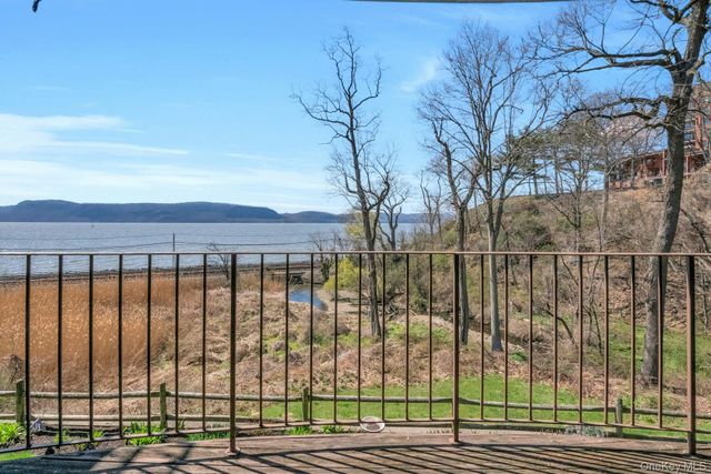 311 Kemeys Cove, Briarcliff Manor, NY 10510
