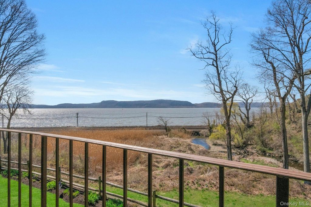 311 Kemeys Cove, Briarcliff Manor, NY 10510