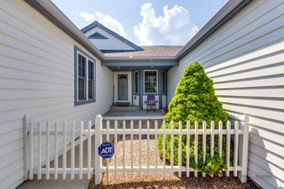 1538 Queen Ann Lane, Gurnee, IL 60031
