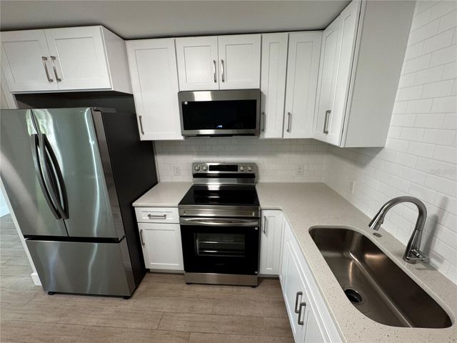 3182 HATTON STREET, Sarasota, FL 34237