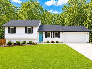 1018 Wayne Drive, Snellville, GA 30078
