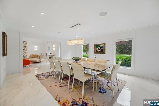 807 Sussex Road, Franklin Lakes, NJ 07417