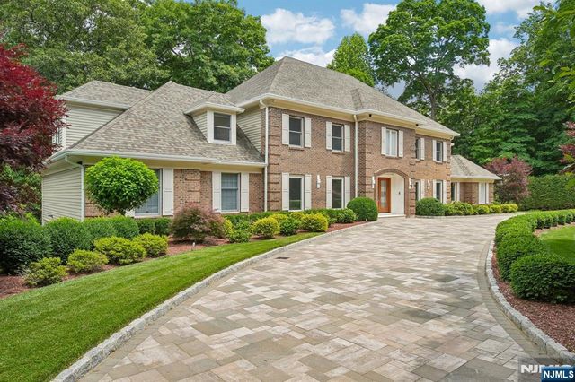 807 Sussex Road, Franklin Lakes, NJ 07417