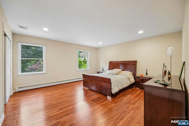 807 Sussex Road, Franklin Lakes, NJ 07417