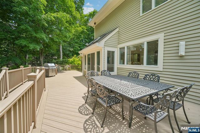 807 Sussex Road, Franklin Lakes, NJ 07417