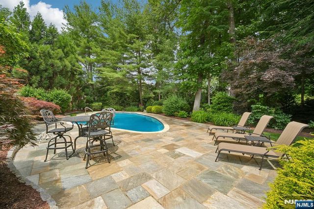 807 Sussex Road, Franklin Lakes, NJ 07417