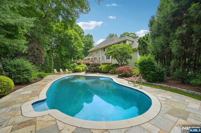 807 Sussex Road, Franklin Lakes, NJ 07417