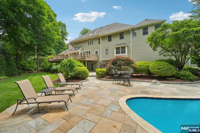 807 Sussex Road, Franklin Lakes, NJ 07417