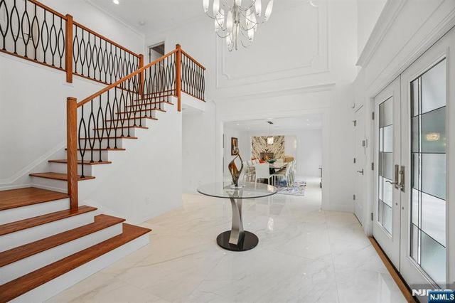 807 Sussex Road, Franklin Lakes, NJ 07417