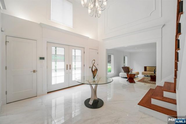807 Sussex Road, Franklin Lakes, NJ 07417