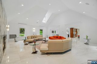 807 Sussex Road, Franklin Lakes, NJ 07417