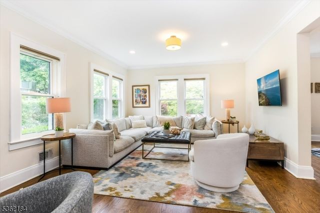 5 Canterbury Dr, Montclair Twp., NJ 07042