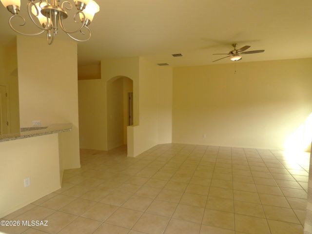 8450 N Sunny Rock Ridge Drive, Tucson, AZ 85743