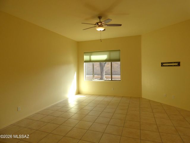 8450 N Sunny Rock Ridge Drive, Tucson, AZ 85743