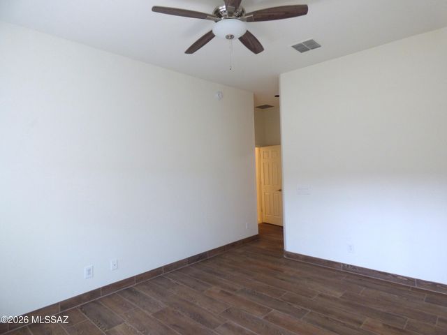 8450 N Sunny Rock Ridge Drive, Tucson, AZ 85743