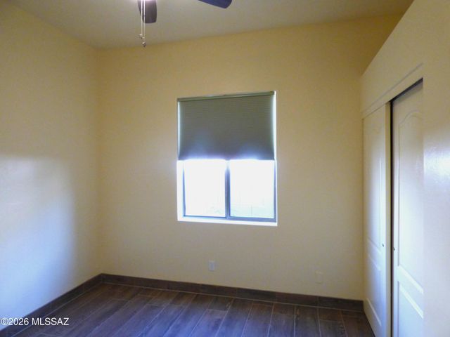 8450 N Sunny Rock Ridge Drive, Tucson, AZ 85743