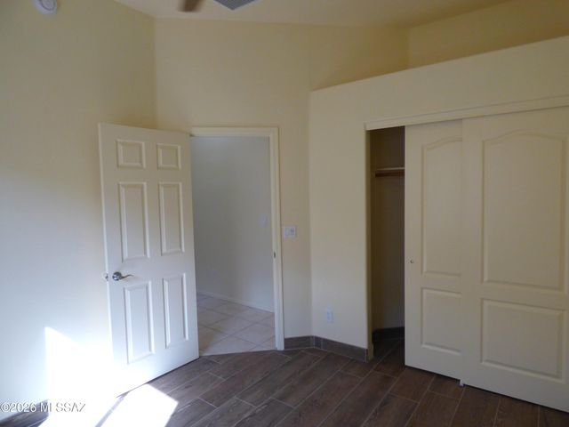 8450 N Sunny Rock Ridge Drive, Tucson, AZ 85743