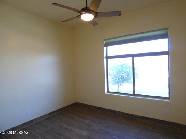 8450 N Sunny Rock Ridge Drive, Tucson, AZ 85743