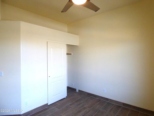 8450 N Sunny Rock Ridge Drive, Tucson, AZ 85743