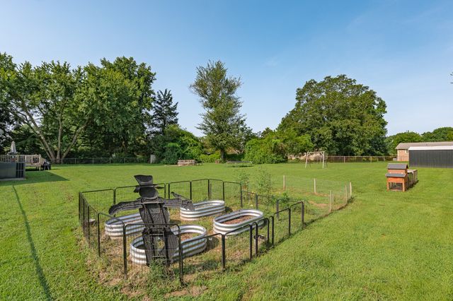 215 Old Huntsville Rd, Fayetteville, TN 37334